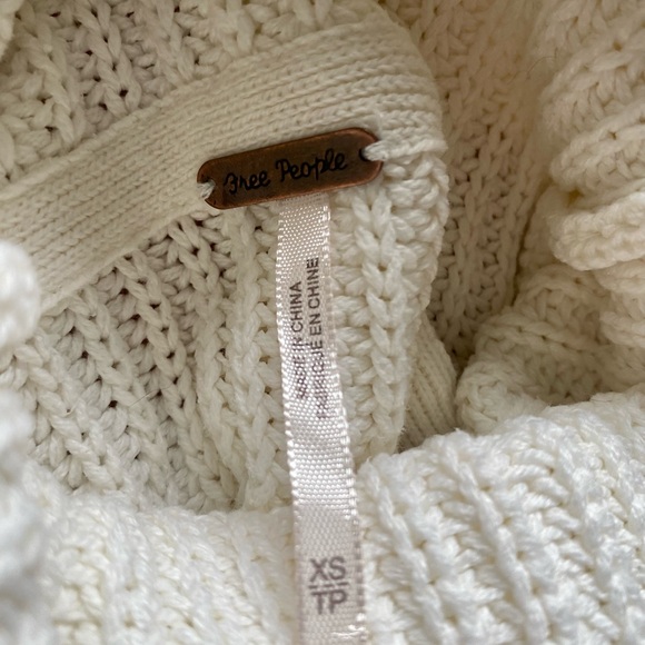 Free People Oversized Chunky Knit White Turtleneck Sweater - Picture 6 of 9